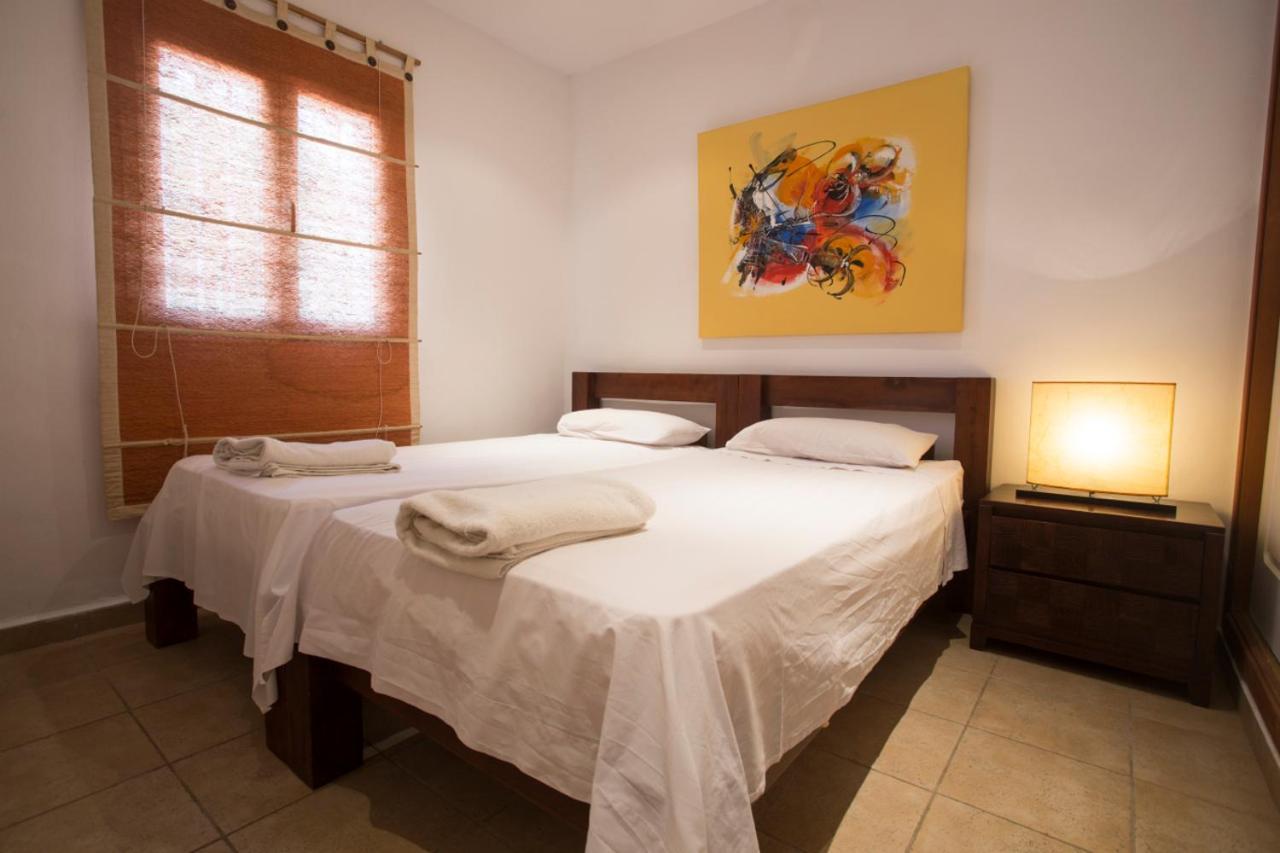 Villa Tom Is Near To Playa Den Bossa Sant Jordi de ses Salines Exterior photo