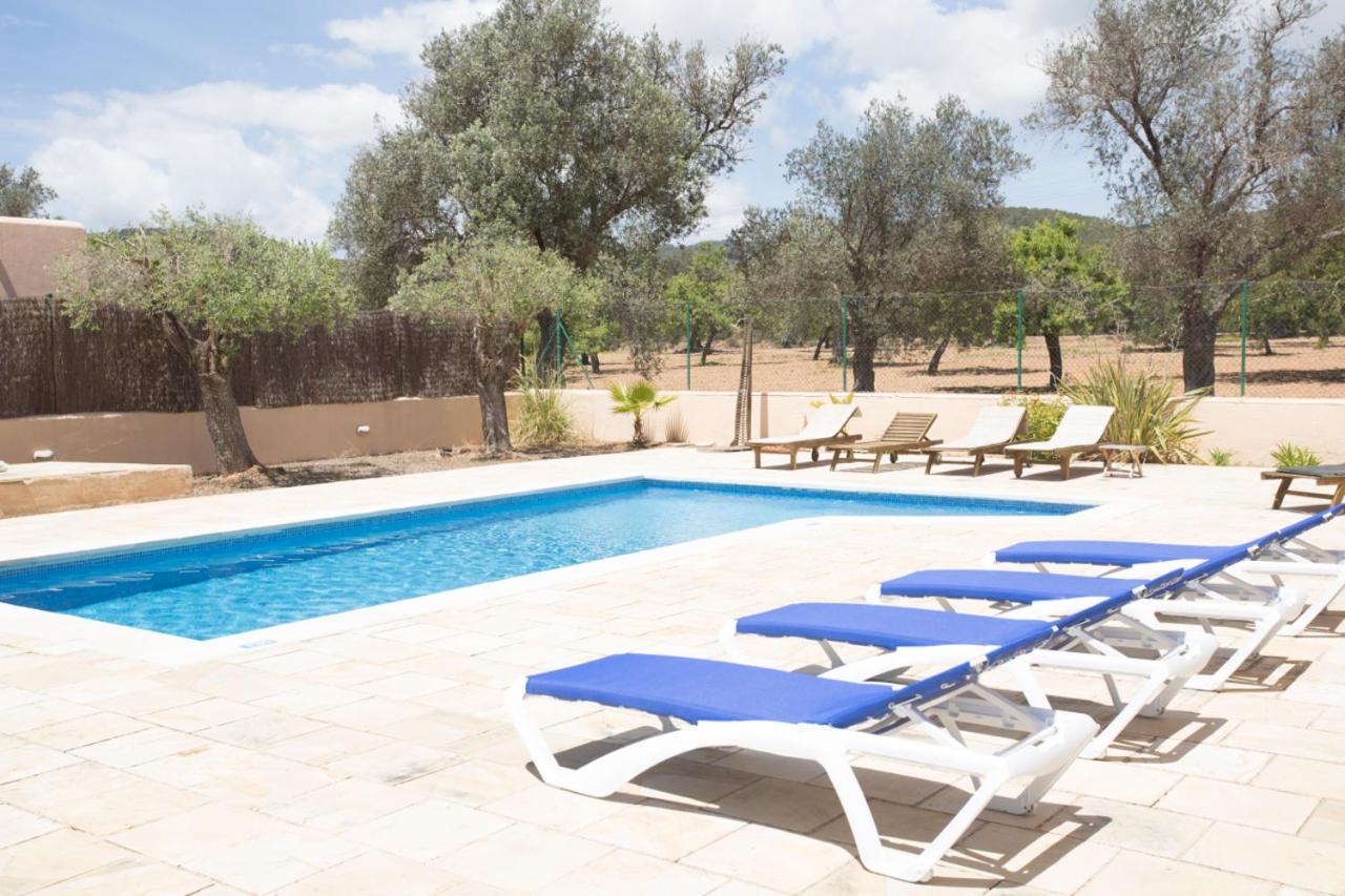Villa Tom Is Near To Playa Den Bossa Sant Jordi de ses Salines Exterior photo
