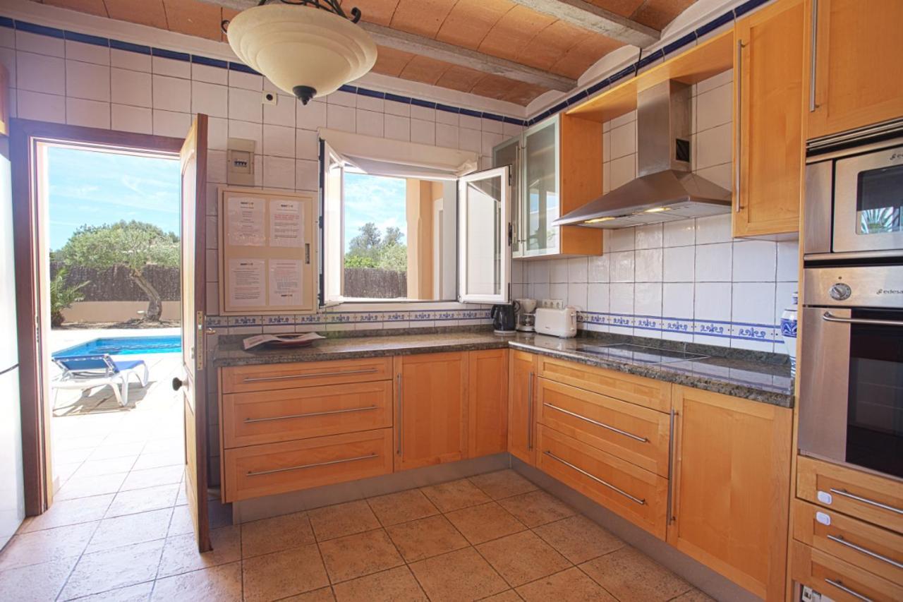 Villa Tom Is Near To Playa Den Bossa Sant Jordi de ses Salines Exterior photo