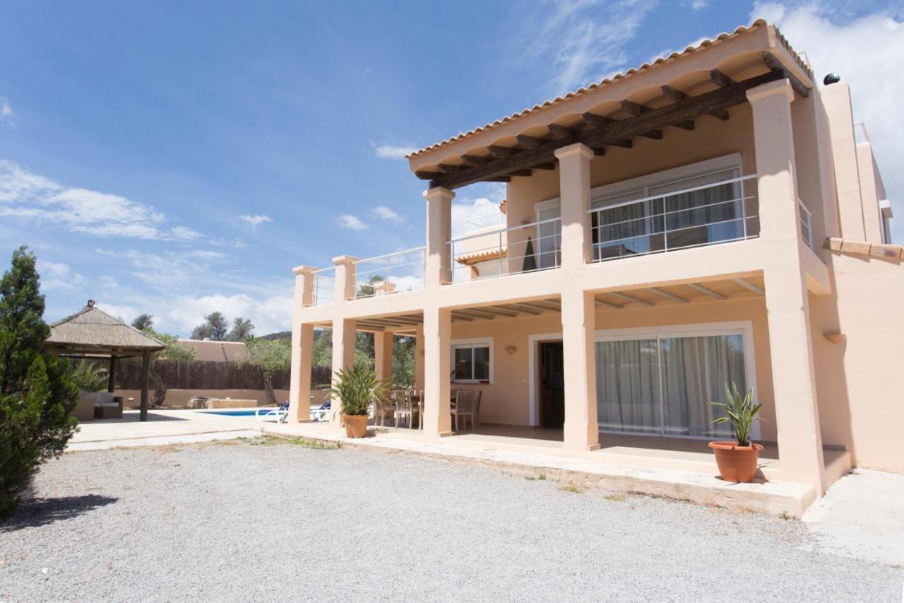 Villa Tom Is Near To Playa Den Bossa Sant Jordi de ses Salines Exterior photo